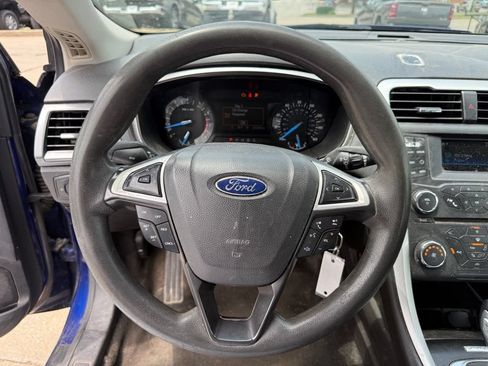 Used 2016 Ford Fusion SE FWD image 14