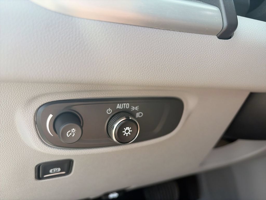 Certified 2021 GMC Terrain SLE w/ Driver Convenience Package FWD image 25