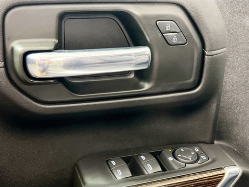 Used 2020 GMC Sierra 1500 SLE w/ SLE Value Package image 16