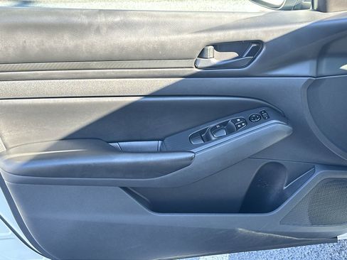 Used 2023 Nissan Altima 2.5 S image 14