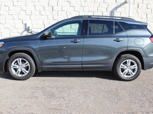 Used 2020 GMC Terrain SLE w/ Driver Convenience Package AWD/4WD image 2