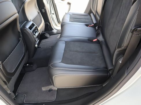 New 2025 Jeep Grand Cherokee Altitude image 12