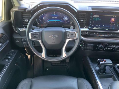 Used 2023 Chevrolet Silverado 1500 RST image 5