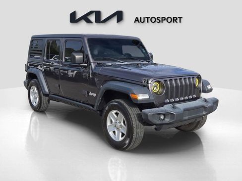 Used 2020 Jeep Wrangler Unlimited Sport image 3