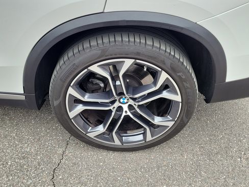 Used 2022 BMW X5 xDrive40i w/ Premium Package AWD/4WD image 39