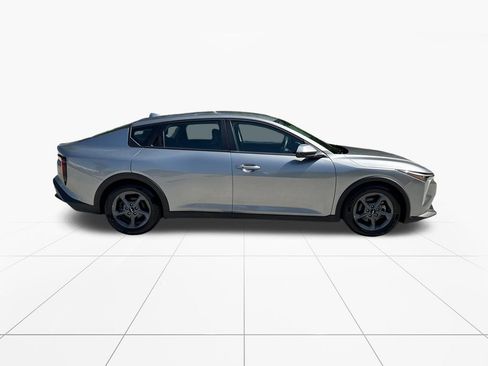 Used 2025 Kia K4 FWD image 9