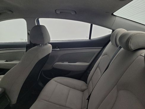 Used 2018 Hyundai Elantra SEL FWD image 18