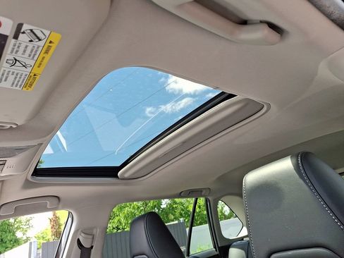 Certified 2022 Toyota RAV4 XLE Premium AWD/4WD image 15