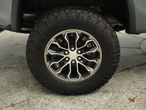 Used 2022 Chevrolet Colorado ZR2 AWD/4WD image 17