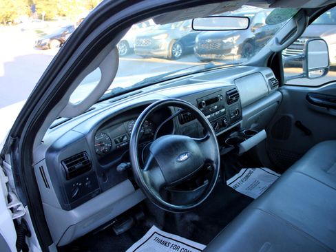 Used 2005 Ford F250 XL image 17