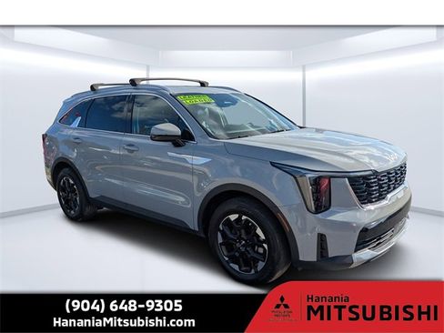 Used 2024 Kia Sorento S image 1