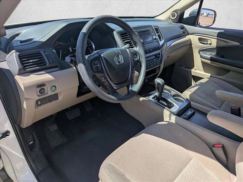 Used 2018 Honda Pilot LX image 10