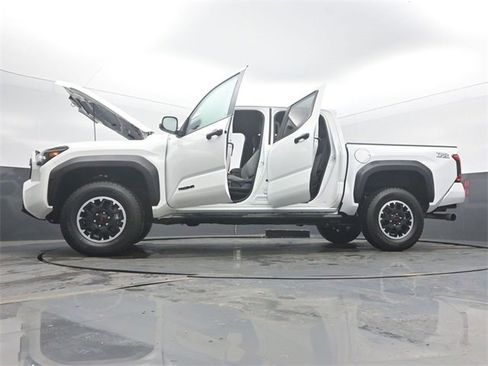 Used 2025 Toyota Tacoma TRD Sport image 59