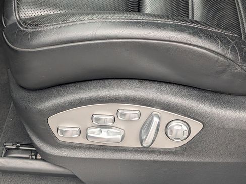 Used 2018 Porsche Macan Turbo w/ Premium Package Plus image 27