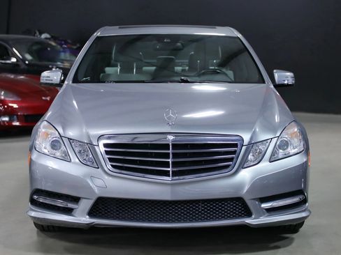 Used 2013 Mercedes-Benz E 350 Sedan image 4