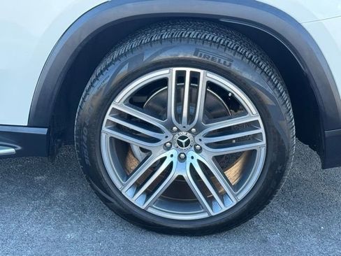 Used 2024 Mercedes-Benz GLS 450 4MATIC image 4