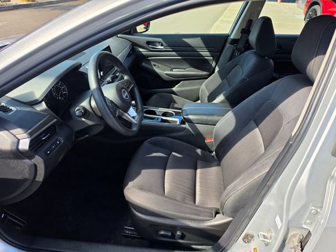 Used 2024 Nissan Altima 2.5 SV FWD image 20