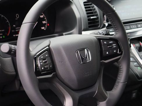 Certified 2026 Honda Odyssey EX-L image 18