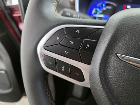 Used 2023 Chrysler Pacifica Pinnacle image 31