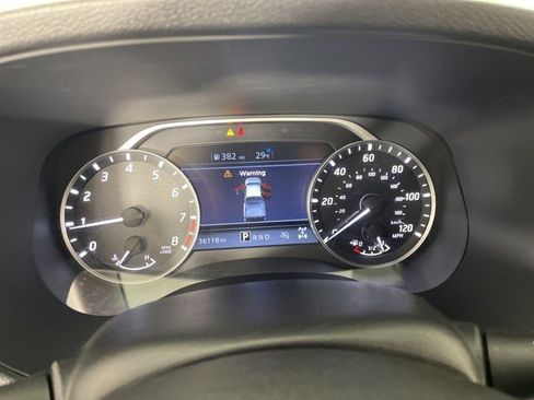 Used 2024 Nissan Frontier SV image 19