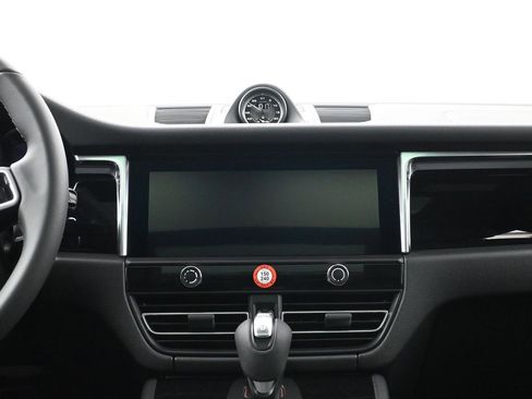 Used 2026 Porsche Macan S image 11