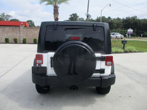 Used 2015 Jeep Wrangler Unlimited Sport w/ Quick Order Package 24S AWD/4WD image 25