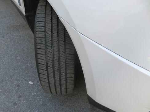 Used 2013 Cadillac SRX Luxury image 36