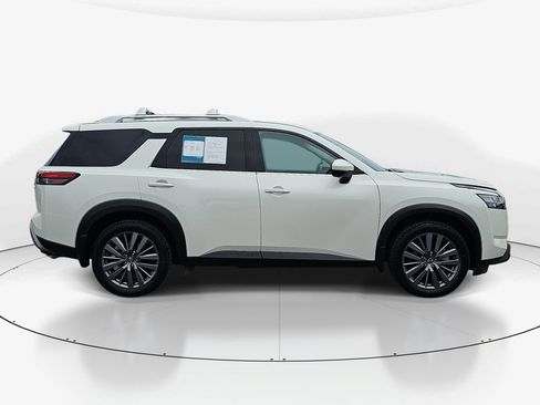 Used 2023 Nissan Pathfinder SL w/ SL Premium Package FWD image 5