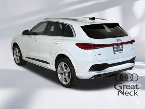 Certified 2025 Audi Q5 Premium Plus w/ Premium Plus AWD/4WD image 9