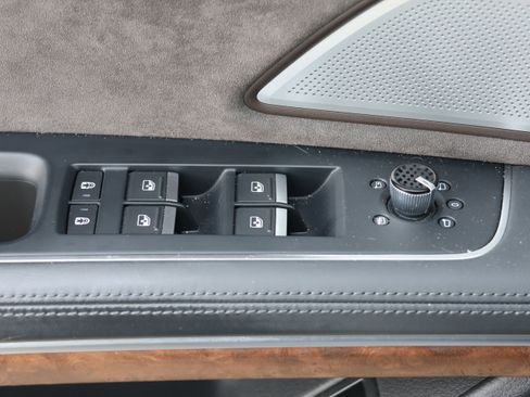 Used 2021 Audi A8 L 4.0T w/ Executive Plus Package image 14