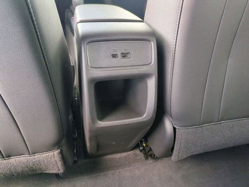 Used 2025 Chevrolet Trax LT w/ LT Convenience Package FWD image 20