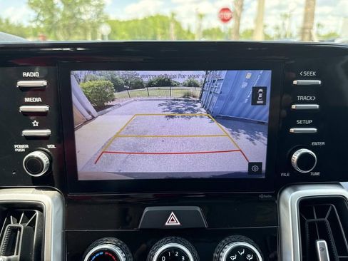 Used 2021 Kia Sorento LX FWD image 29