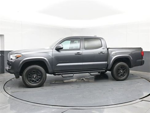 Used 2021 Toyota Tacoma SR5 w/ Technology Package image 6