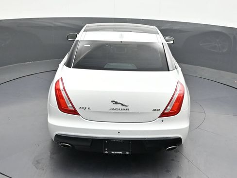Used 2016 Jaguar XJ L Portfolio RWD image 18