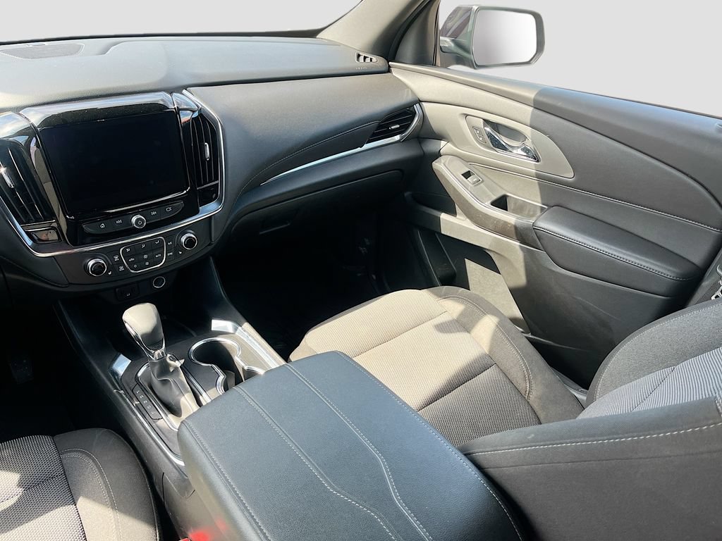 Used 2023 Chevrolet Traverse LT FWD image 24