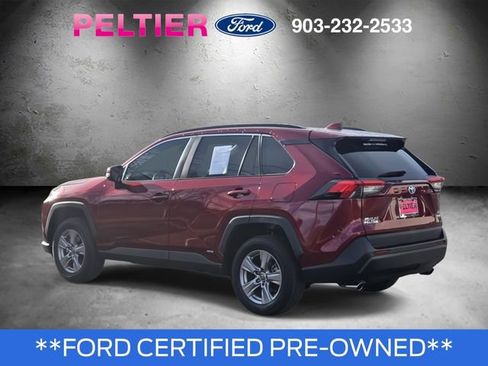 Used 2022 Toyota RAV4 XLE image 4