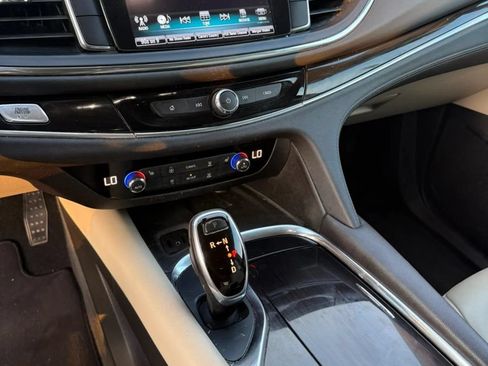 Used 2018 Buick Enclave Essence FWD image 11