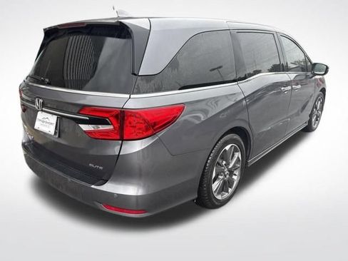 Used 2022 Honda Odyssey Elite image 2