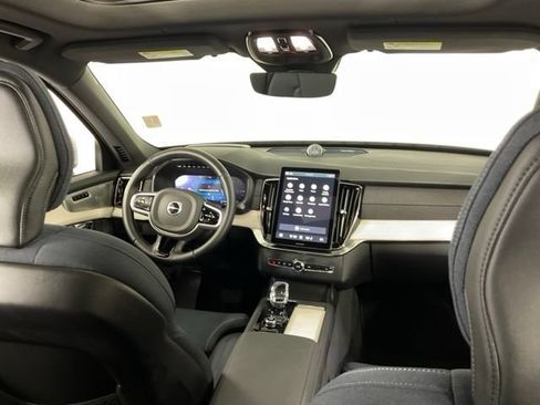 Certified 2025 Volvo XC90 T8 Ultra AWD/4WD image 16