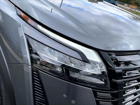 New 2026 Nissan Pathfinder SV image 13