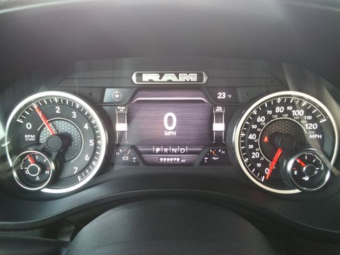 Used 2024 RAM 1500 Laramie image 15