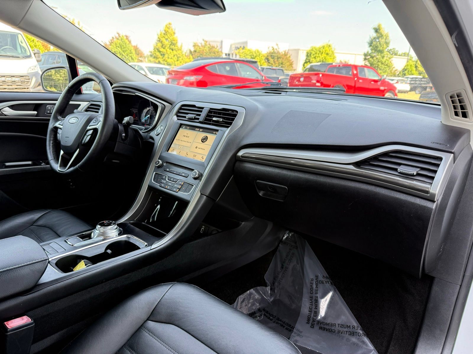Used 2018 Ford Fusion SE w/ Equipment Group 602A FWD image 22