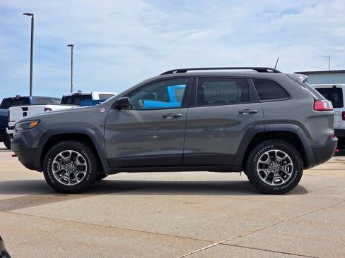 Used 2022 Jeep Cherokee Trailhawk w/ Sound & Nav Group AWD/4WD image 5