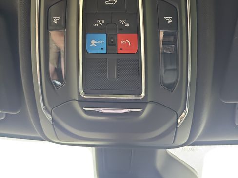 Used 2024 Jeep Grand Cherokee Limited AWD/4WD image 35