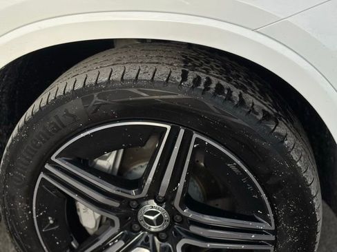 Used 2025 Mercedes-Benz GLC 300 4MATIC image 14