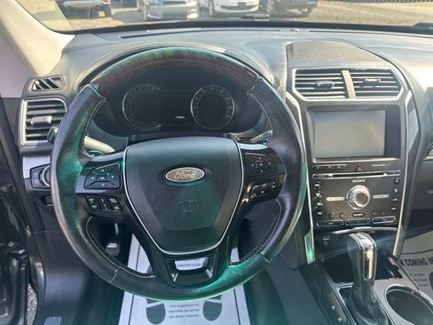Used 2016 Ford Explorer Platinum AWD/4WD image 30