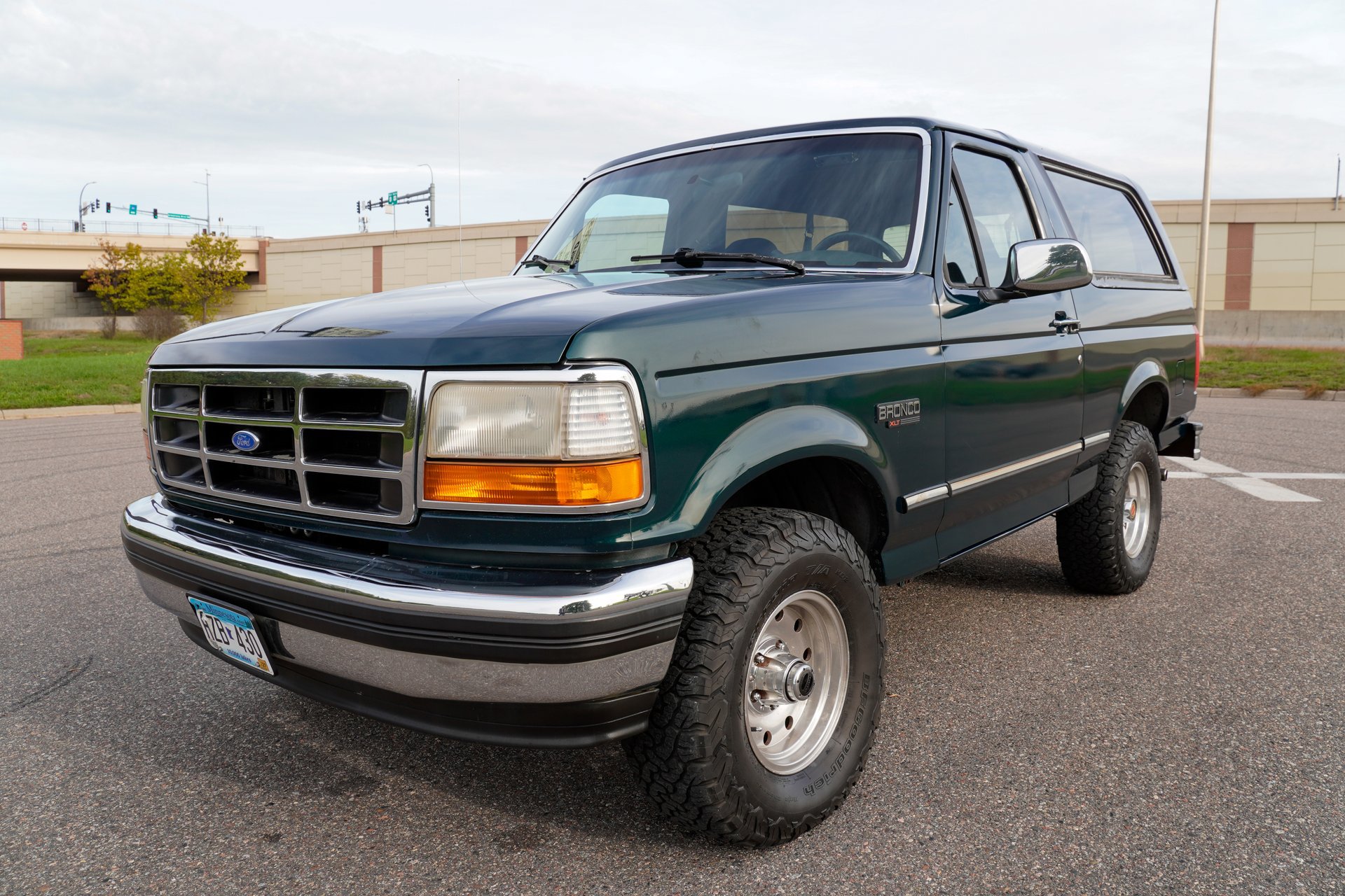 Used 1993 Ford Bronco Custom AWD/4WD image 8