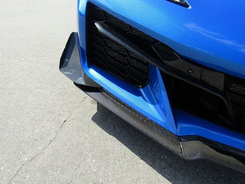 Used 2024 Chevrolet Corvette Z06 w/ Chrome Exterior Badge Package image 27