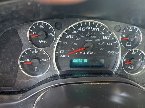 Used 2021 Chevrolet Express 2500 w/ Driver Convenience Package RWD image 3