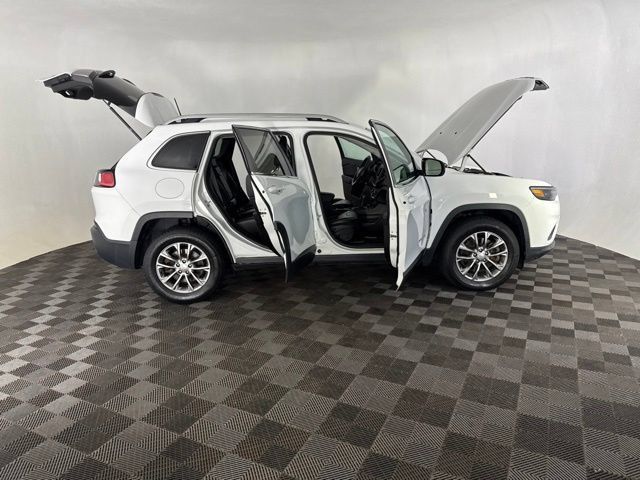 Used 2019 Jeep Cherokee Latitude Plus AWD/4WD image 14